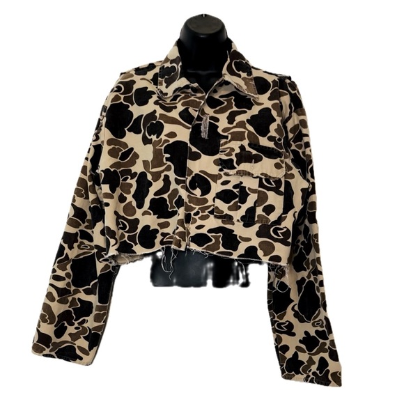 Vintage Duck Bay Camo Jacket Shacket Cropped and distressed size Small - Picture 4 of 11